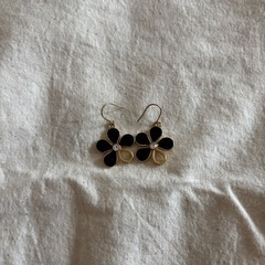 フラワーピアス