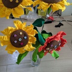 フェルトで作ったヒマワリの画像