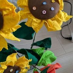 フェルトで作ったヒマワリの画像