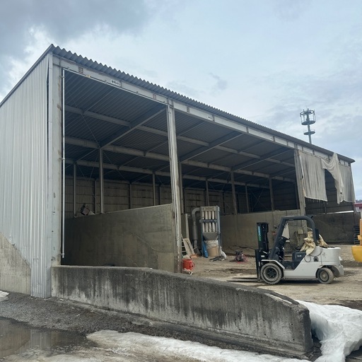 薪トンパック(250〜300kg)売ります。