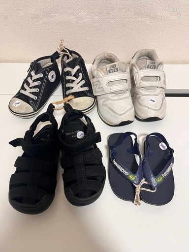 ニューバランス16㎝、コンバース14㎝　スニーカー(5/11健康の森フリマ出品予定)