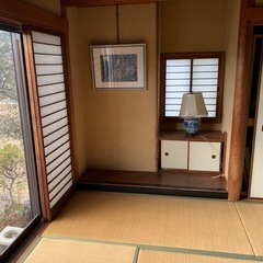 シェアハウス　広くてアンティークなリビング
の画像