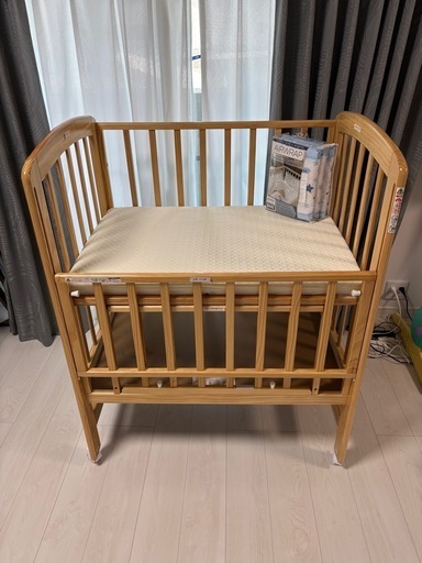【美品】ベビーベッド ハイタイプ