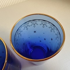青いグラス 2つセットの画像