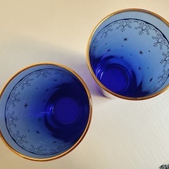 青いグラス 2つセットの画像