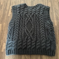ZARA ニット　トップスの画像