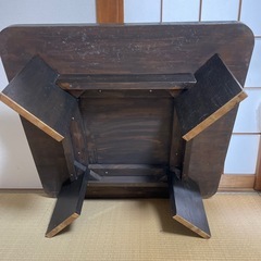 しっかり頑丈なローテーブルの画像