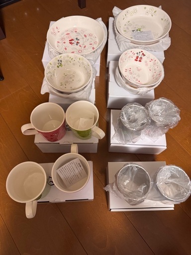 新品ディズニー食器など