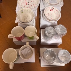 新品ディズニー食器など