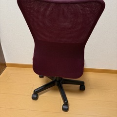 キャスター付き椅子の画像