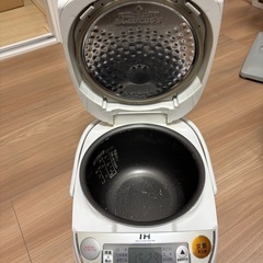 炊飯器の画像
