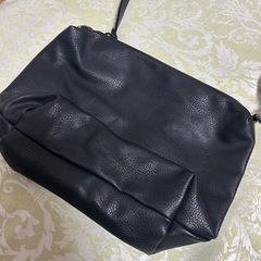 ⭐︎たくさん入る黒のショルダーバッグの画像