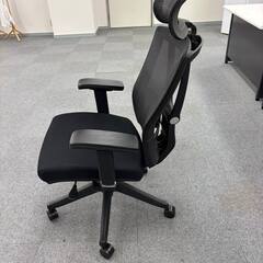 サンワダイレクト メッシュチェア ヘッドレスト 腰当 肘あて可動 座面前後調整 ロッキング パソコンチェア オフィスチェアの画像