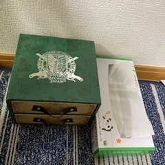 ユニバ お菓子の箱 進撃の巨人の画像