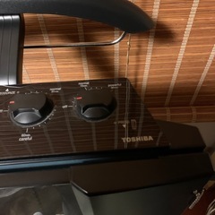 東芝ズボンプレッサースタンド式HTPーt100の画像