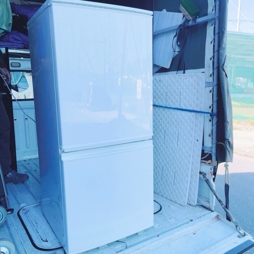 【商談中】【市内近郊無料配達設置可能】美品　シャープ 137L 2ドア冷蔵庫SHARP SJ-D14A-W