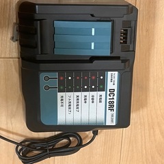 マキタ無線掃除機(バッテリーと充電器付き)の画像