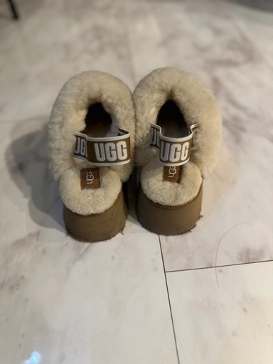 UGG ブラウン ファー付きスリッポン