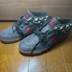 新品　Nike Stefan Janoski ステファンジャノス...