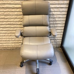 レザー調デスクチェアー