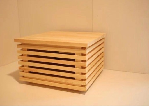 木製カフェテーブル