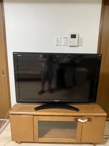 AQUOS テレビとテレビ台 (Shin) 今伊勢の収納家具《テレビ台》の