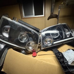 無料　ハイエース　ヘッドライト　