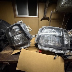無料　ハイエース　ヘッドライト　の画像
