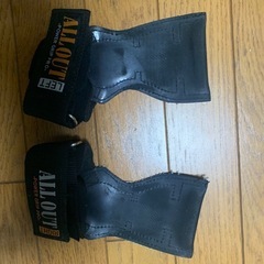 ダンベルとパワーグリップの画像