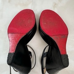Christian Louboutin✴︎裏張済✴︎ストラップサンダル✴︎36.5の画像