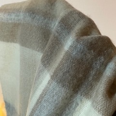 ほんのりラメ入り ショールの画像