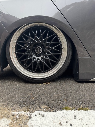 車のパーツ タイヤ、ホイール