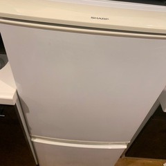 譲り先決定【0419AM引き取り限定】冷蔵庫　SHARP 単身用の画像