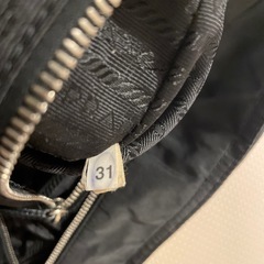 PRADA ショルダーバッグ　三角ロゴ ナイロン×レザー　ブラックの画像