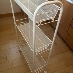 スキマ収納28cm 白　冷蔵庫よこの画像
