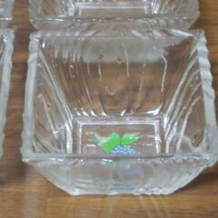 値下げ　四角いガラス器セットの画像