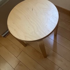 IKEA木製スツールの画像