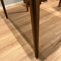 ダイニングテーブルの画像