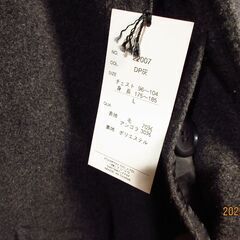 中くらいの厚みの男子ウールコートの画像