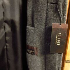 中くらいの厚みの男子ウールコートの画像