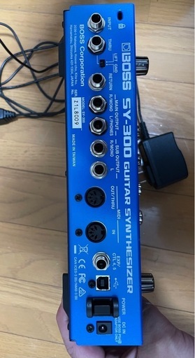 ギター、ベースがシンセになるBOSS SY-300 GUITAR SYNTHESIZER
