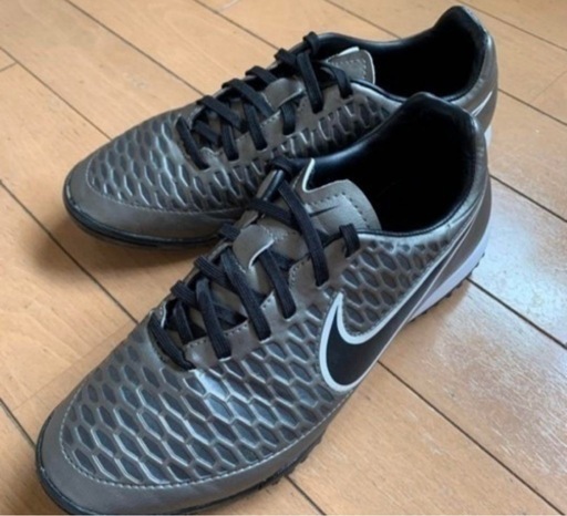 マジスタ　 フットサルシューズ　ナイキ　トレーニングシューズ　25センチ