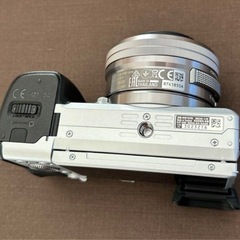 SONY α6400（シルバー）の画像