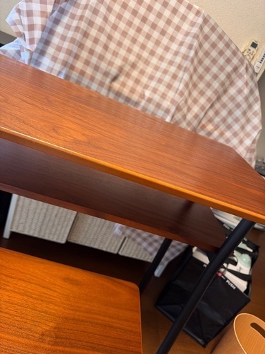 新古品　カウンターテーブルとイス