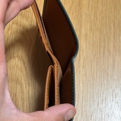 GLEVIO 二つ折り革財布の画像