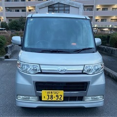タントカスタム。ゴールド