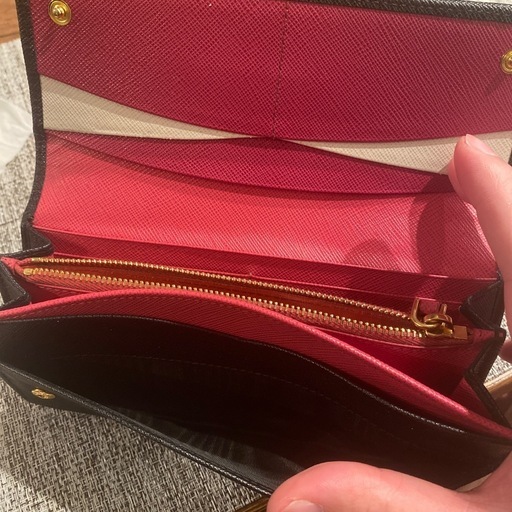 財布(PRADA) (てつ) 竹橋の小物《財布》の中古・古着あげます 財布(PRADA) (てつ) 竹橋の小物《財布》の中古・古着あげます