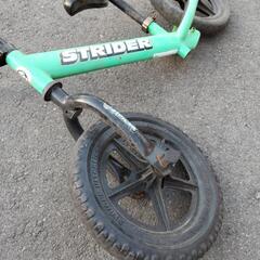 ストライダー　シート一部はがれありの画像