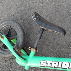 ストライダー　シート一部はがれありの画像