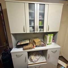 食器棚の画像
